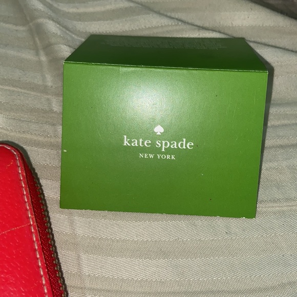 EUC Red Kate Spade Wallet - Picture 3 of 9